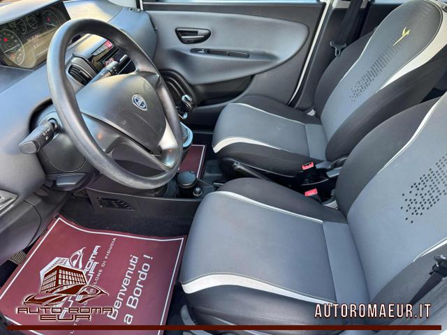 LANCIA Ypsilon usata, con ESP