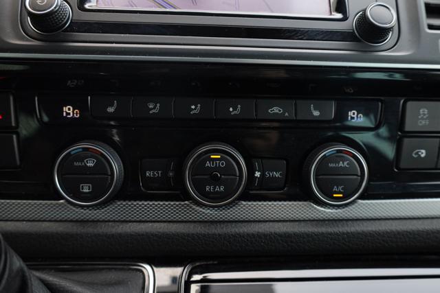 VOLKSWAGEN Caravelle usata, con Interni in pelle