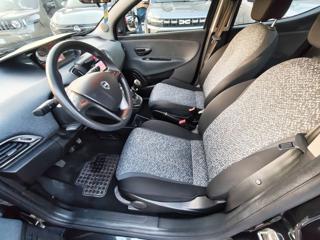 LANCIA Ypsilon usata, con Autoradio