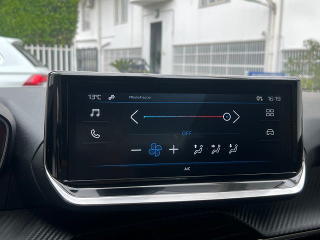 PEUGEOT 208 usata, con Volante multifunzione