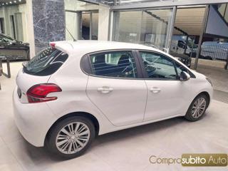 PEUGEOT 208 usata, con Alzacristalli elettrici