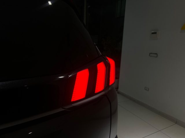 PEUGEOT 5008 usata, con Boardcomputer