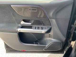 MERCEDES-BENZ GLB 200 usata, con Park Distance Control