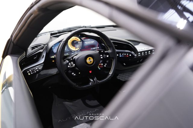 FERRARI SF90 usata 33