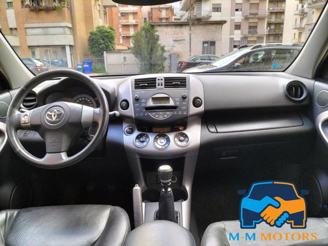 TOYOTA RAV 4 usata, con Cerchi in lega