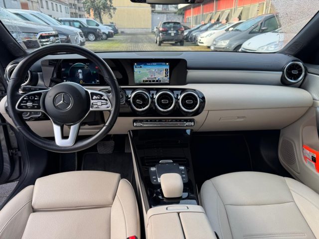 MERCEDES-BENZ CLA 200 usata, con Cerchi in lega