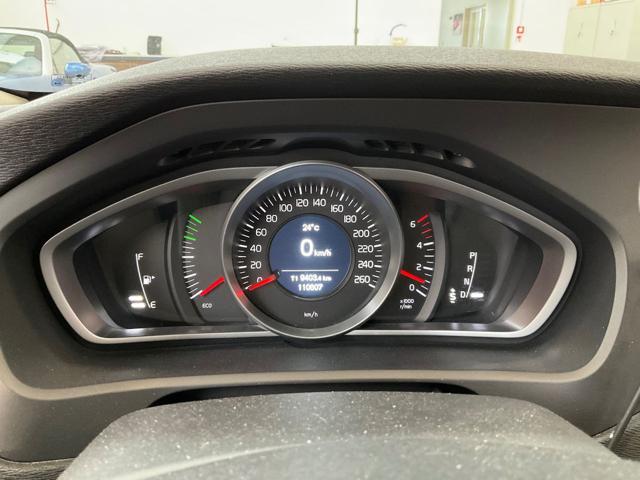 VOLVO V40 Cross Country usata, con Autoradio