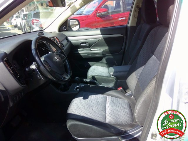 MITSUBISHI Outlander usata, con Climatizzatore