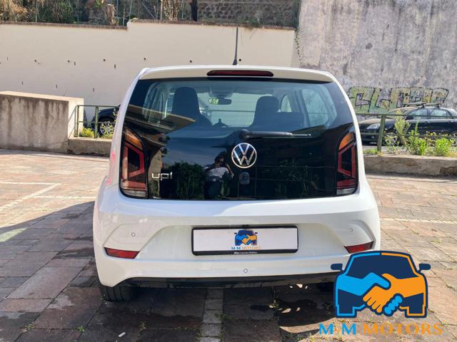 VOLKSWAGEN up! usata, con Autoradio