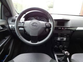 OPEL Astra usata, con Controllo trazione