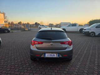 ALFA ROMEO Giulietta usata, con Autoradio