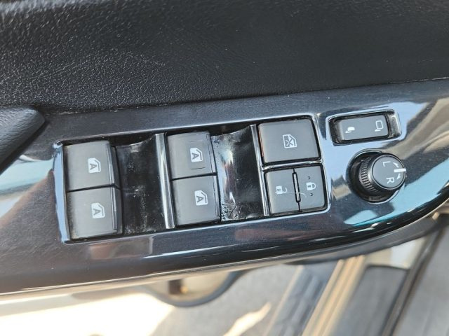 TOYOTA Hilux usata, con Sedile posteriore sdoppiato