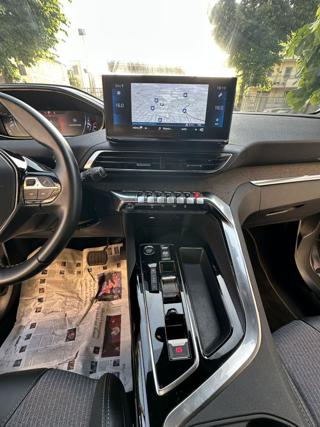 PEUGEOT 3008 usata, con Leve al volante