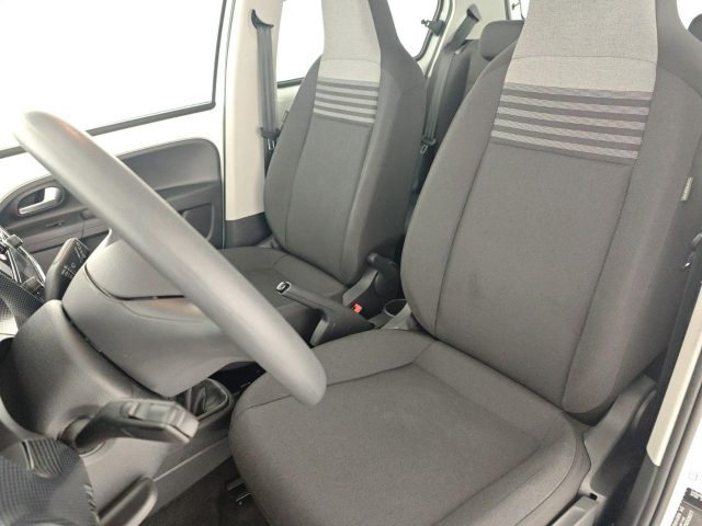 VOLKSWAGEN up! usata, con Sistema di navigazione