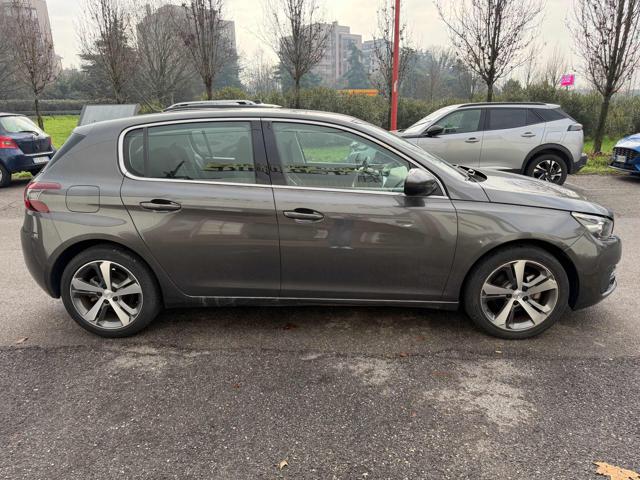 PEUGEOT 308 usata, con Autoradio