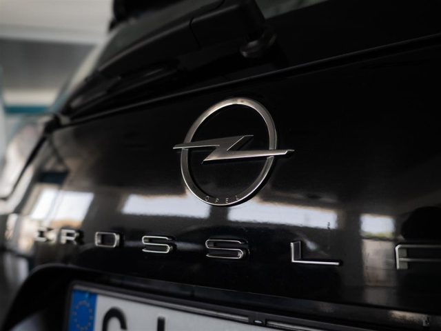 OPEL Crossland X usata, con Climatizzatore
