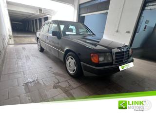 MERCEDES-BENZ E 200 usata, con Climatizzatore