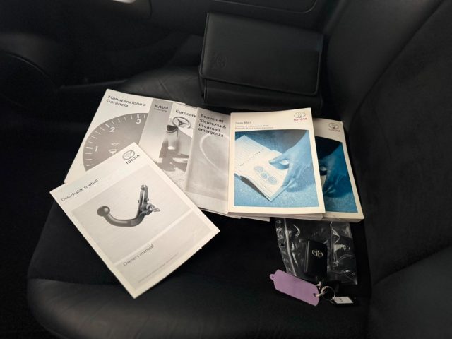 TOYOTA RAV 4 usata, con Sedile posteriore sdoppiato
