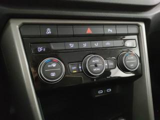 VOLKSWAGEN T-Roc usata, con USB