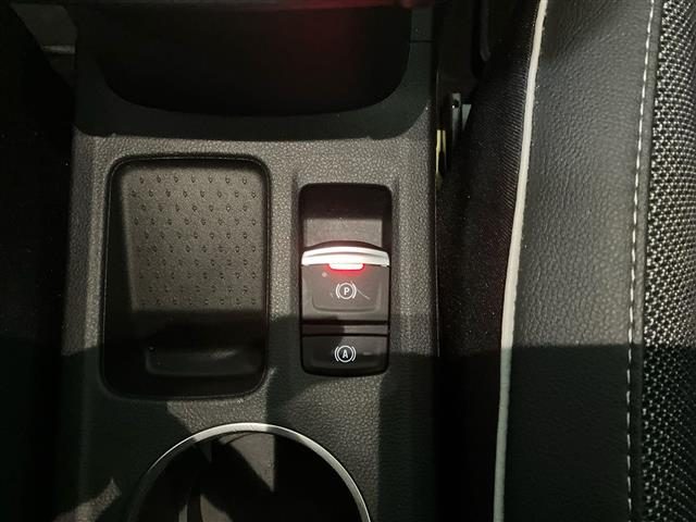 RENAULT Captur usata, con Hill holder