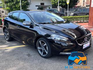VOLVO V40 D2 
