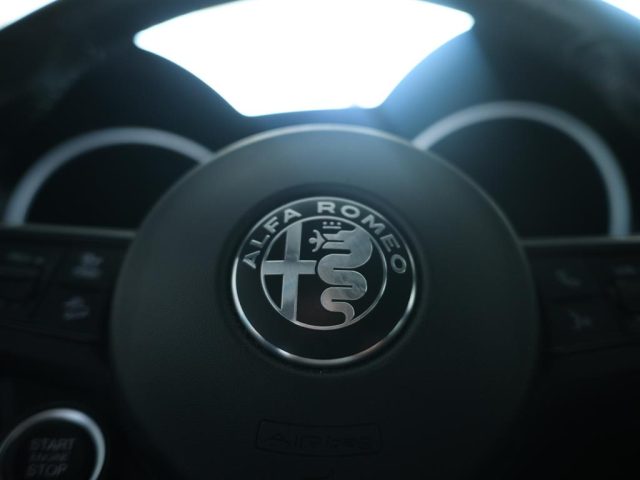 ALFA ROMEO Stelvio usata, con Volante in pelle