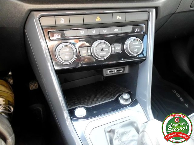 VOLKSWAGEN T-Roc usata, con Volante in pelle
