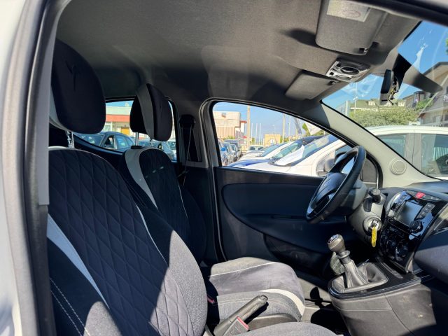 LANCIA Ypsilon usata, con Controllo automatico clima