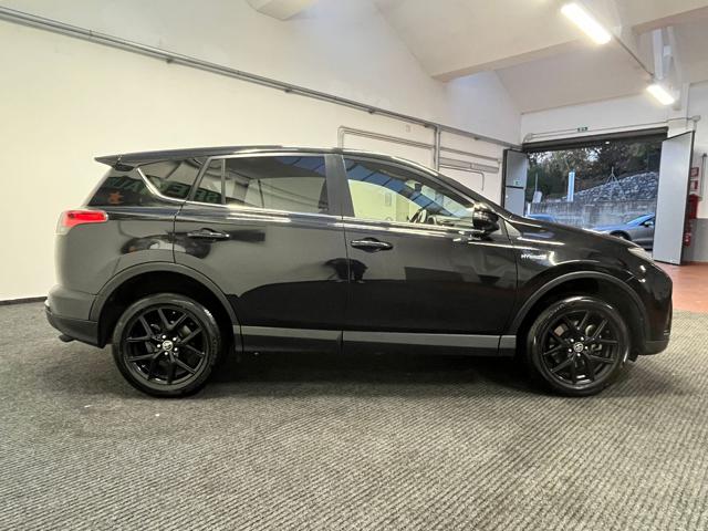 TOYOTA RAV 4 usata, con Autoradio