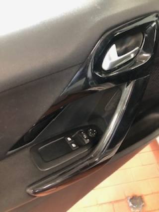 PEUGEOT 208 usata, con Touch screen