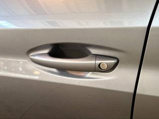 PEUGEOT 208 usata, con Sensori di parcheggio posteriori