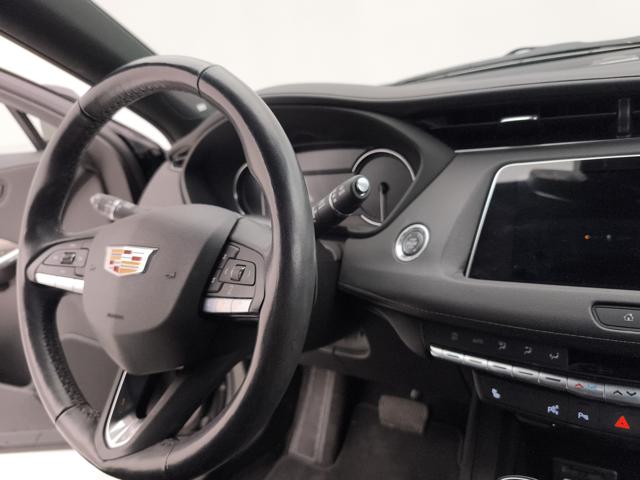 CADILLAC XT4 usata, con Supporto lombare