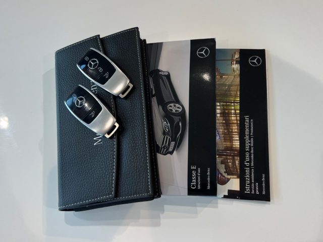 MERCEDES-BENZ E 220 usata, con Servosterzo