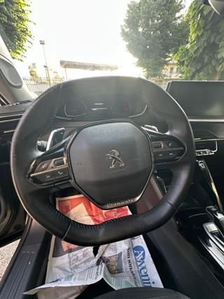 PEUGEOT 2008 usata, con Volante in pelle