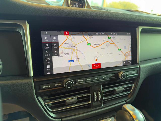 PORSCHE Macan usata, con Park Distance Control