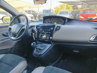 LANCIA Ypsilon usata, con Fendinebbia