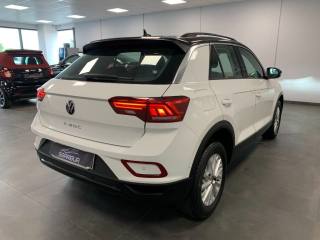 VOLKSWAGEN T-Roc usata, con Autoradio