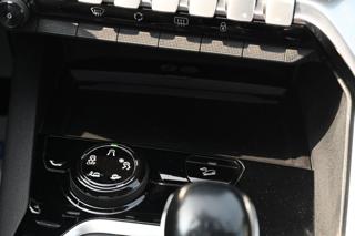 PEUGEOT 3008 usata, con Volante in pelle