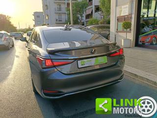 LEXUS ES 300 usata, con Sensori di parcheggio posteriori
