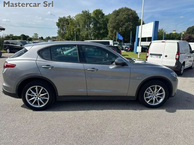 ALFA ROMEO Stelvio usata, con Autoradio