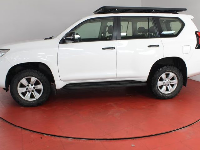TOYOTA Land Cruiser usata, con Alzacristalli elettrici