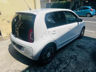 VOLKSWAGEN up! usata, con Autoradio