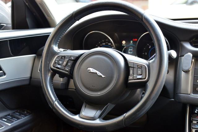 JAGUAR XF usata, con Tettuccio apribile