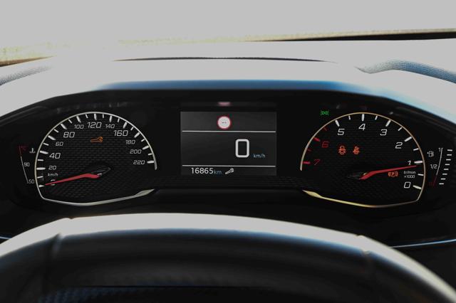 PEUGEOT 2008 usata, con USB