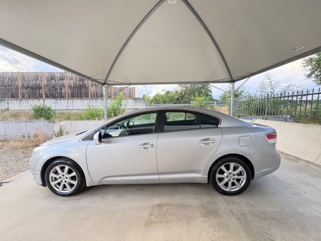 TOYOTA Avensis usata, con Boardcomputer