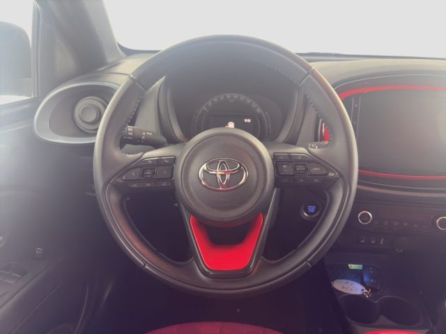 TOYOTA Aygo X usata 11