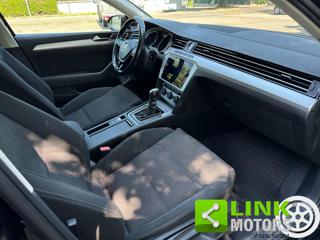 VOLKSWAGEN Passat Variant usata, con Park Distance Control