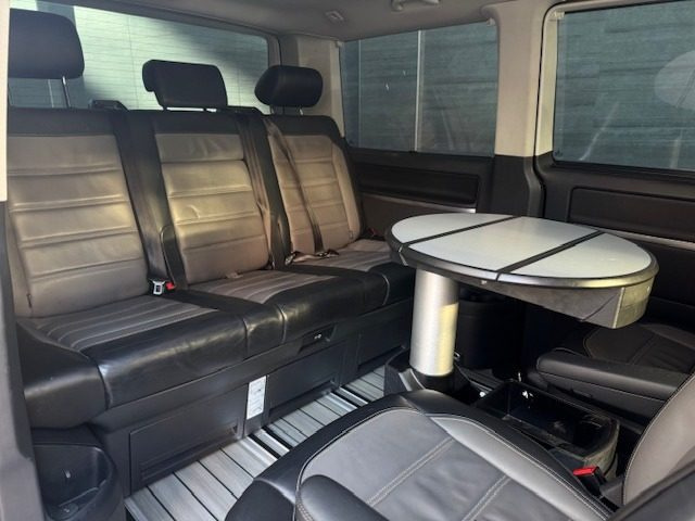 VOLKSWAGEN Multivan usata, con Climatizzatore