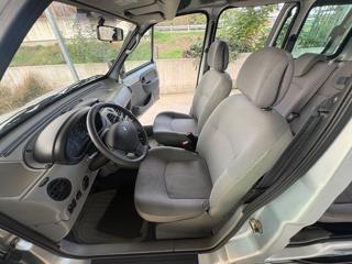 RENAULT Kangoo usata, con USB