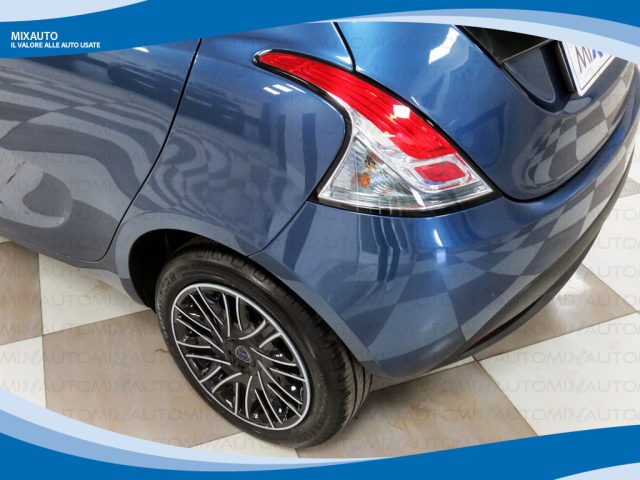 LANCIA Ypsilon usata, con USB